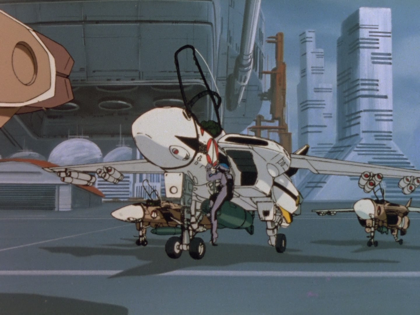 Super Dimension Fortress Macross — Ep 1: Booby Trap @ 17:48
